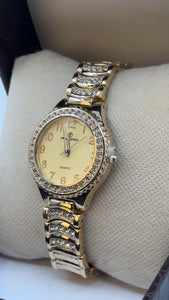 Round  Stones Dial