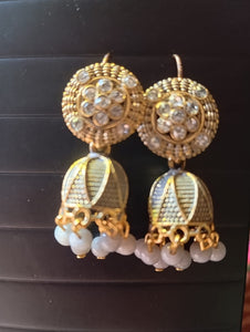 grey round jhumki